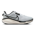 Vomero 17 Neutral Running Shoe Women-White,Black