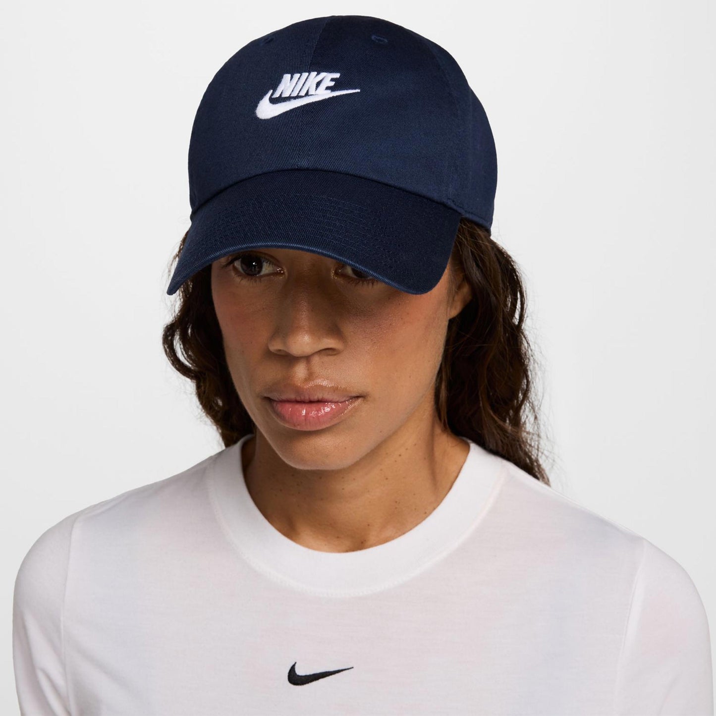Nike Club Futura Metal Swoosh Cap-Dunkelblau,Weiß
