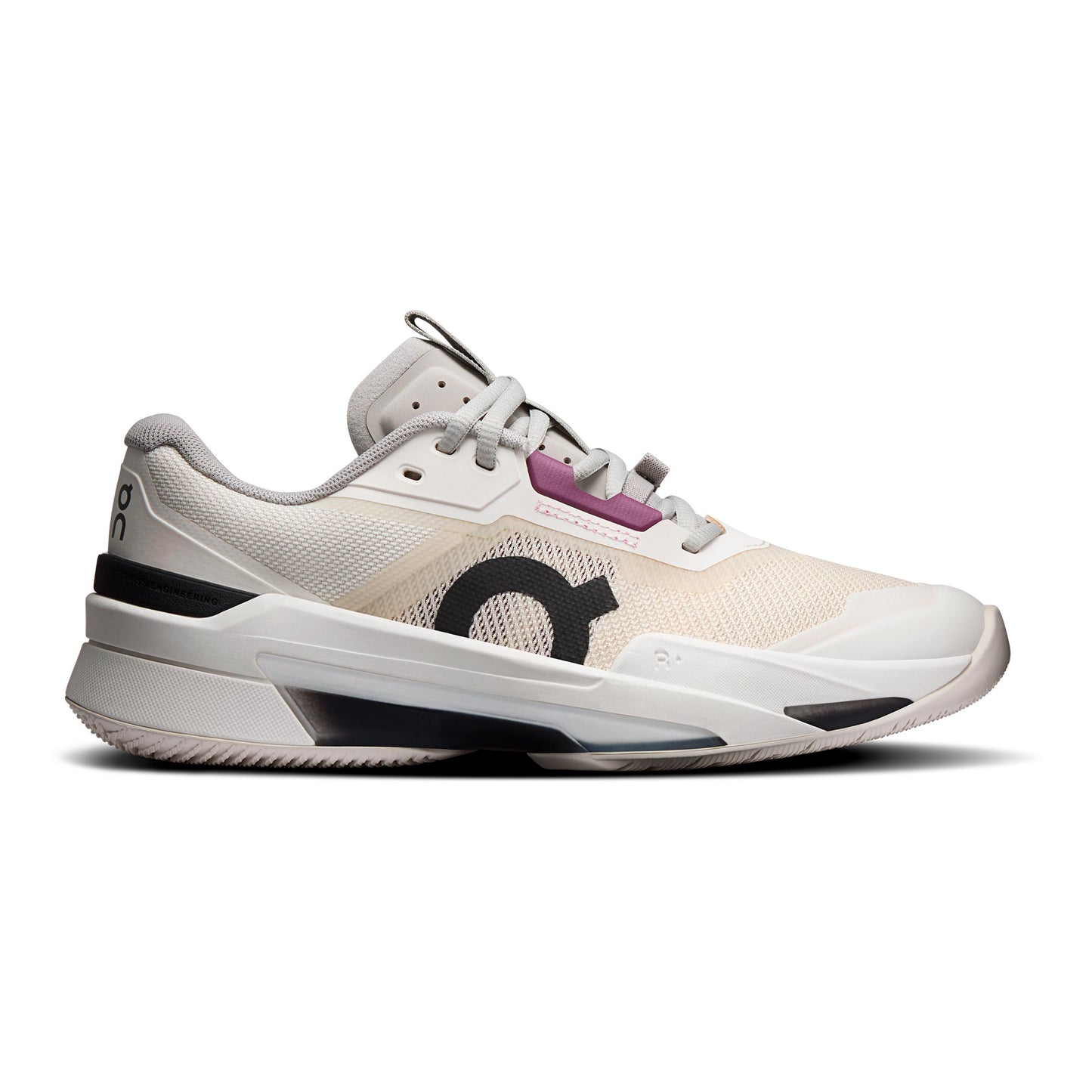 On THE ROGER Pro Fire All court shoe Women - beige, cream
