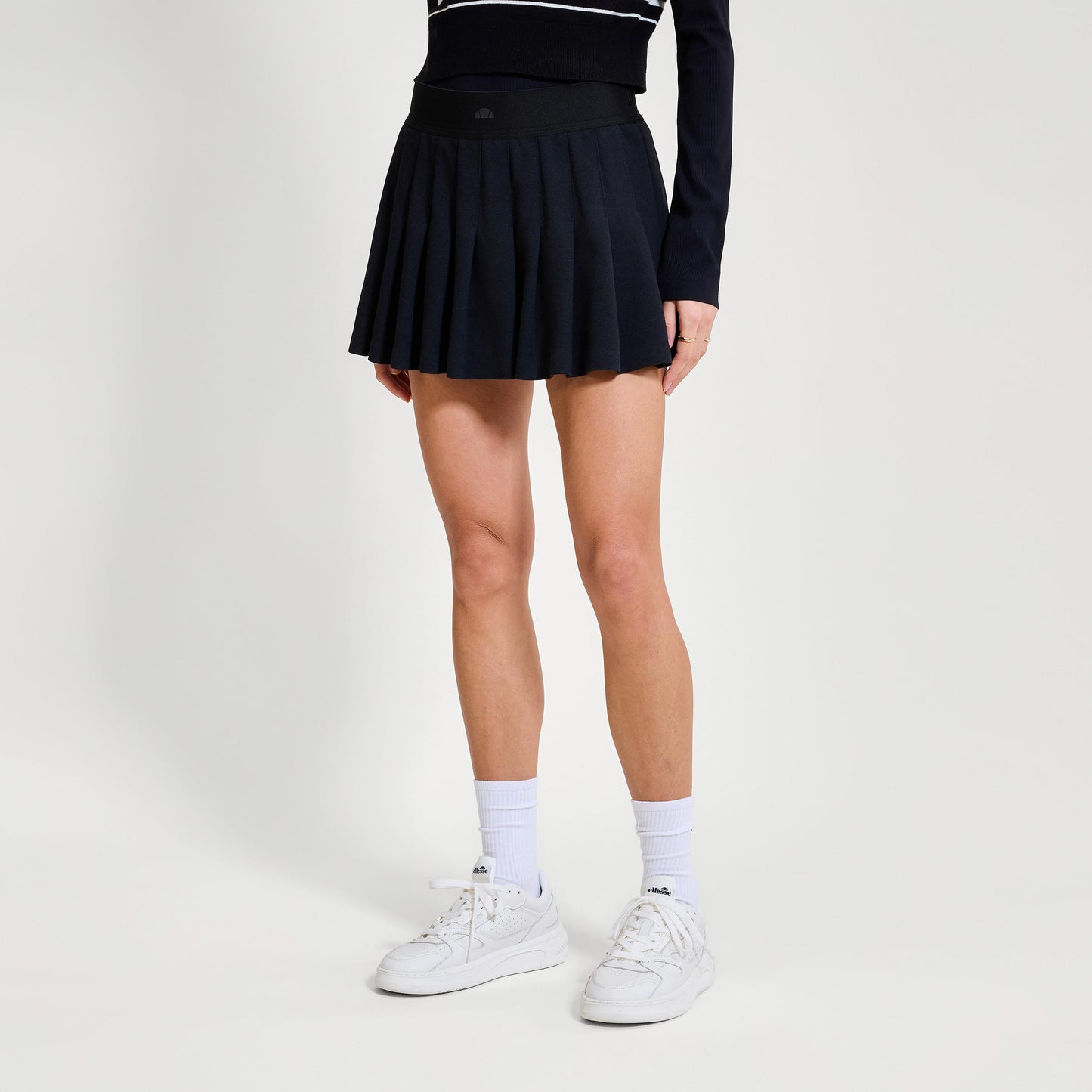 Ellesse Ortegas Shorts Damen - schwarz